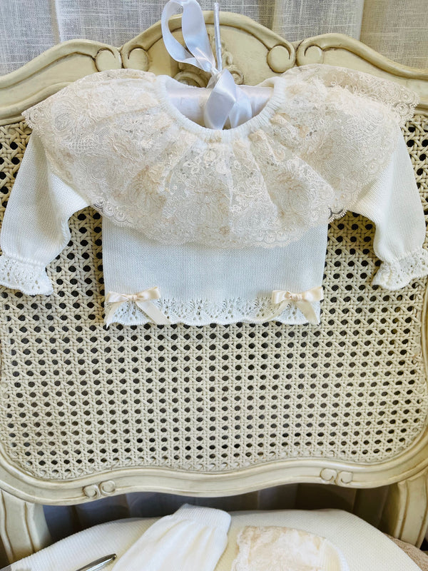 Amalia coming home outfit in cream