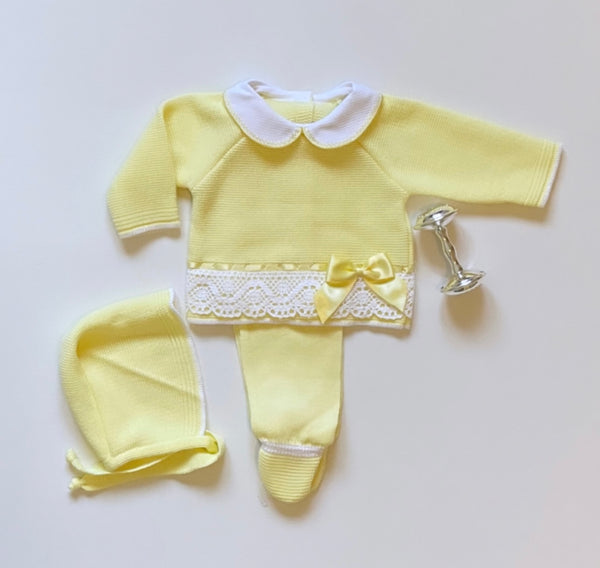 Coming home outfit yellow