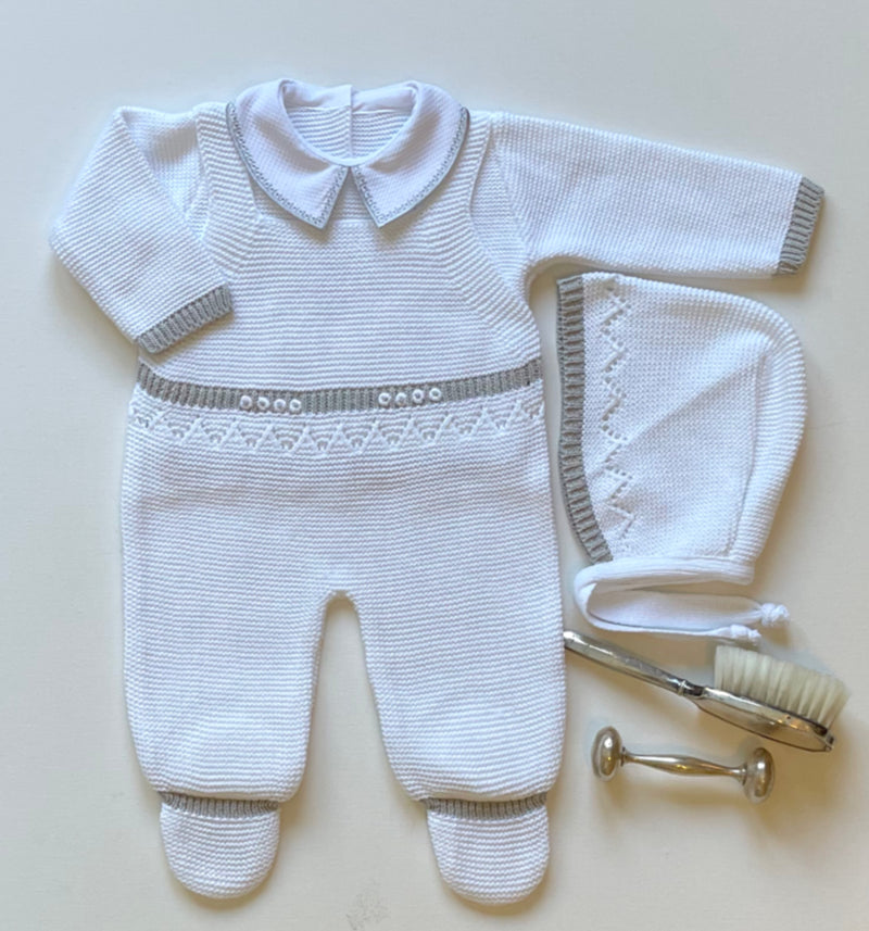 Coming home outfit white & gray