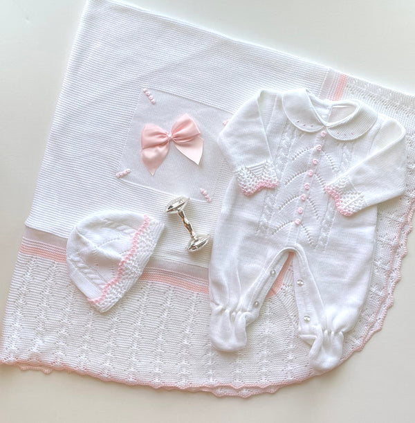 Blanket white and pink